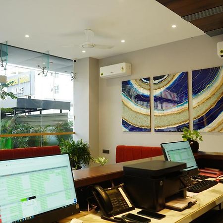 Alaukik Hotel 舍地 外观 照片