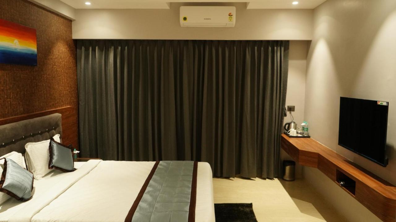 Alaukik Hotel 舍地 外观 照片