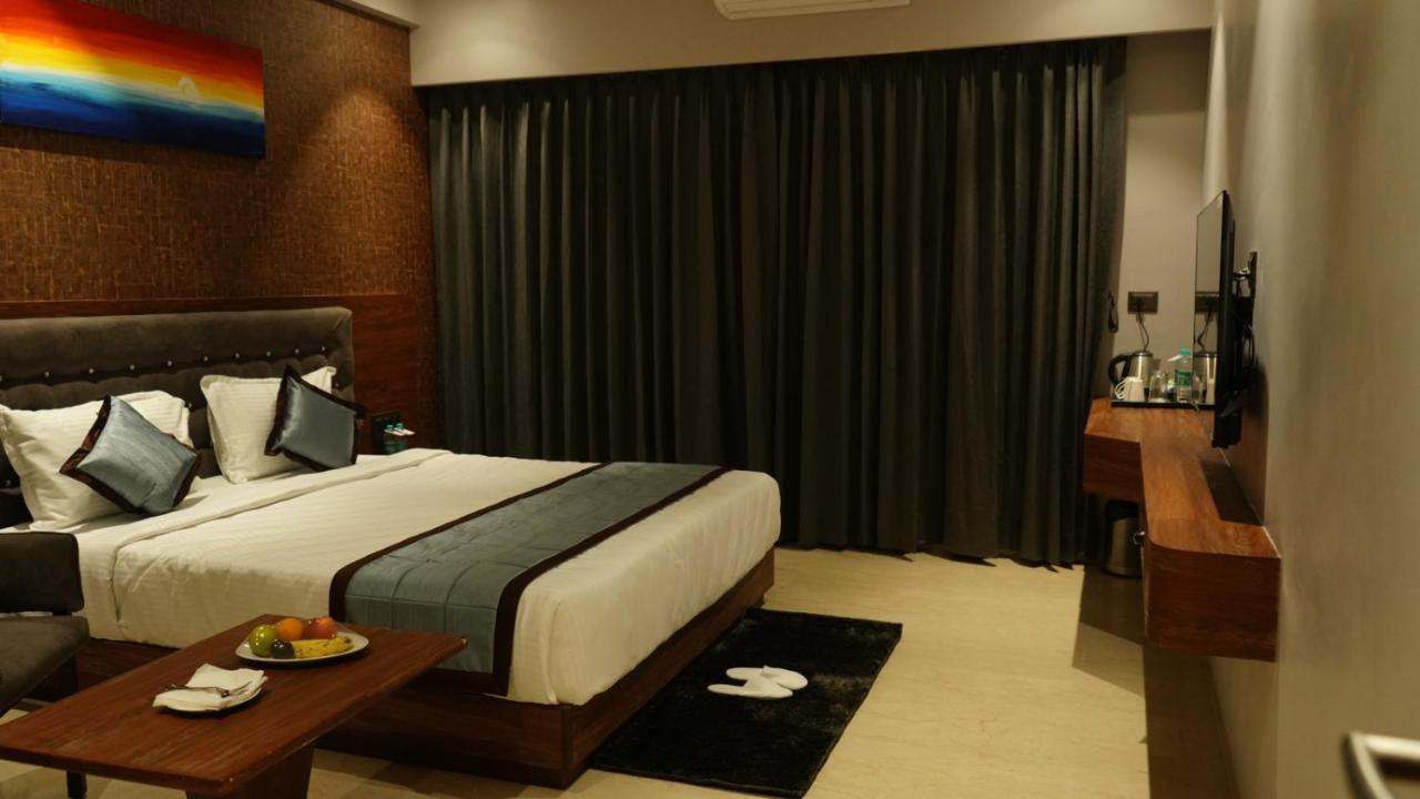Alaukik Hotel 舍地 外观 照片