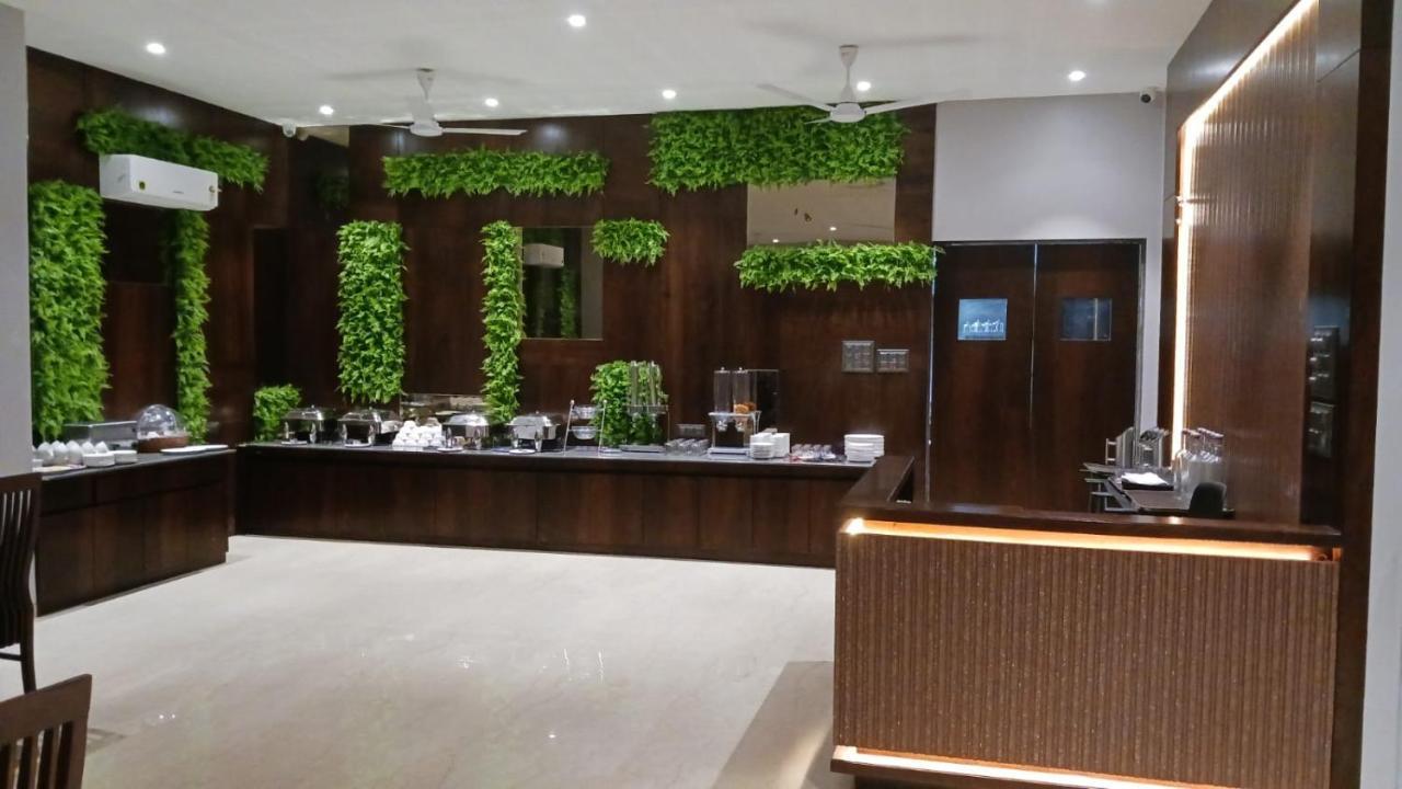 Alaukik Hotel 舍地 外观 照片