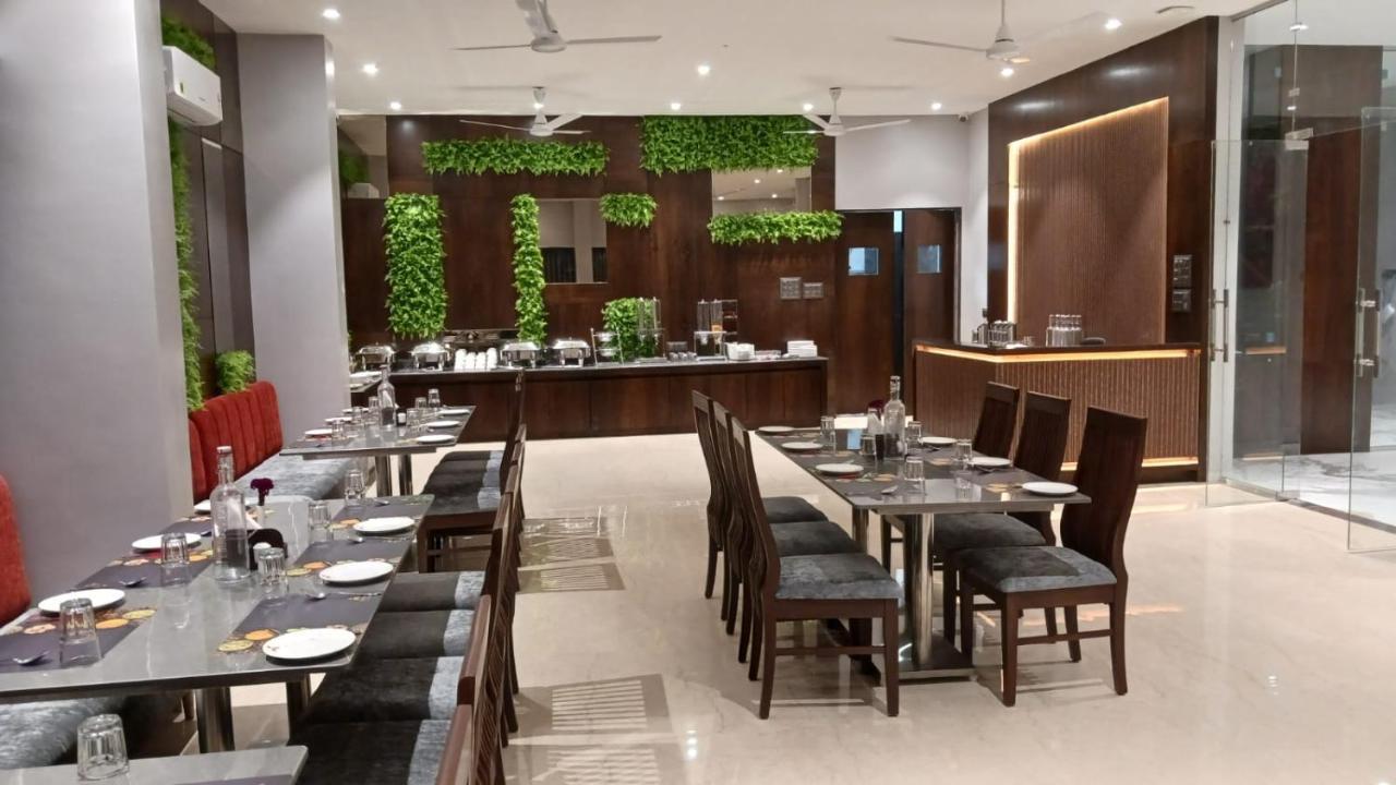 Alaukik Hotel 舍地 外观 照片