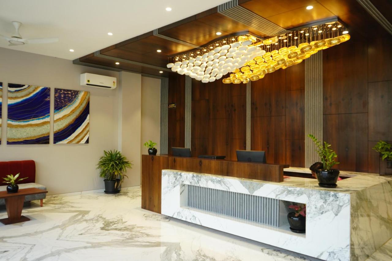 Alaukik Hotel 舍地 外观 照片